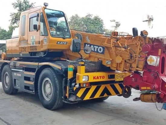 รถเครน 4 ล้อ